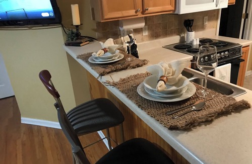 Cumming Apartment | 30 day+ Long term, Comfortable, Exclusive, Balcony Guest Suite, quiet.