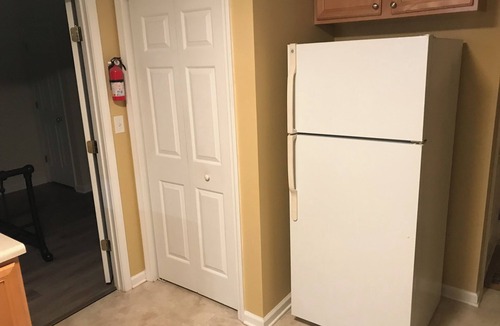 Cumming Apartment | 30 day+ Long term, Comfortable, Exclusive, Balcony Guest Suite, quiet.