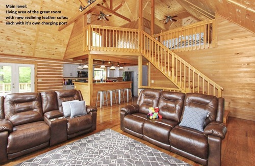 Dover House | 3000 sf Cabin sleeps 14 on Lake Barkley reduced Aug rates