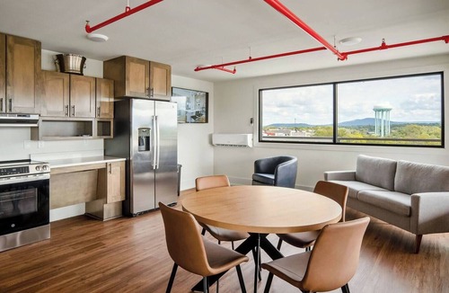 McMinnville Condo | 306-The Library