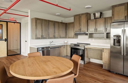 McMinnville Condo | 306-The Library