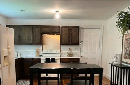 Northside House | 31+ Days in quiet home in Northshore. Close walk from bars, restaurants, etc.