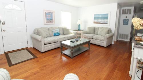 West Cape May House | 324 First Ave