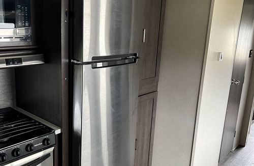 New Baltimore House | 37 foot camper on the water with a Boat Slip available