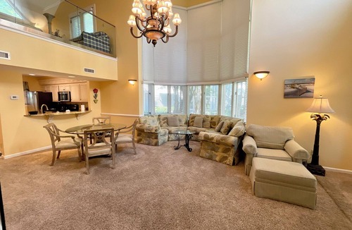 Arcadian Shores Villa | 3A Windermere by the Sea - access to all amenities!