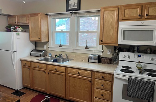 New Albany House | 3BR/1.5BA Blue Bungalow: Close to Louisville & Downtown NA