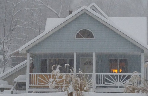 Gandeeville House | 3br bungalow in charming Walton with AC, WiFi