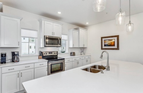 Ono Island House | 3BR Coastal Chic Townhouse | EV Charger | Pools | Tennis | Beach Club|Free Activities Including Golf