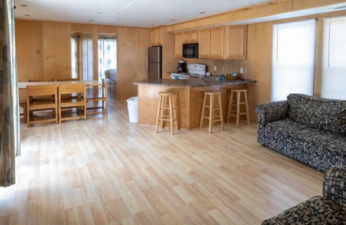 Cadiz Boat Rental | 3BR Floating Cabin 1: Bring the Family & the Dog!