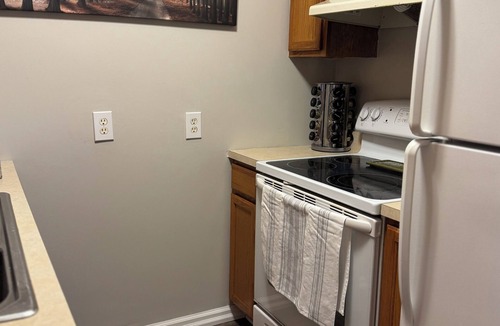 Versailles House | 3BR Near Versailles, Friendship, and Madison