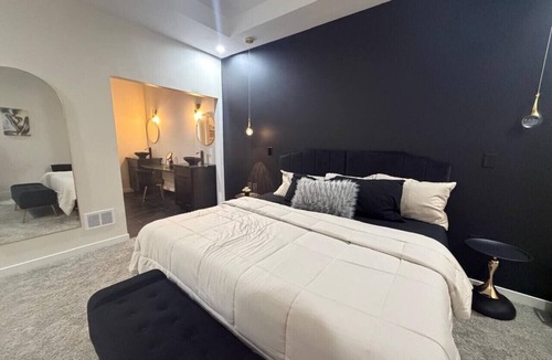 Clarksville House | 3BR Single-Level Home near Fort Campbell | Sleeps 10, Pet-Friendly