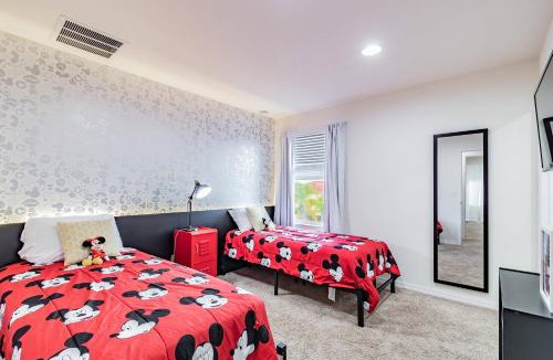West Kissimmee House | 3BR Townhome Near Disney w Free Hot Tub