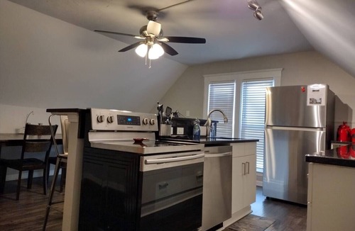 Plymouth House | ★3min To Kellogg Park 2BR★ Plymouth ★ Parking★W/D★