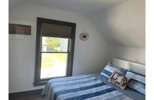 Two Rivers House | 4 Bed 1 Bath Cape Cod Vacation House In Two Rivers
