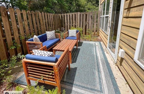 Church Street Apartment | 4 - Bed home, w/Cali King Bed - 12 mins. to DTWN