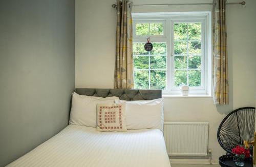 Bardsey House | 4-Bed House in Wetherby sleeps 8 near York