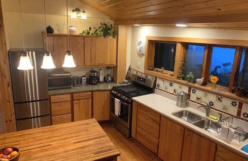 Bear Lake Cabin | 4 Bed Lodge+1 Bed Cottage 5 Star Reviews. Close to Arcadia, Crystal Mt. Manistee