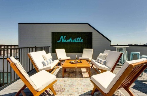 Nashville Condo | 4 Bedroom 4 Bath~14 Beds~Rooftop! Huge Space