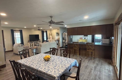 Chaplin House | 4-bedroom farm house in charming Lawrenceburg with a pool and hot tub.