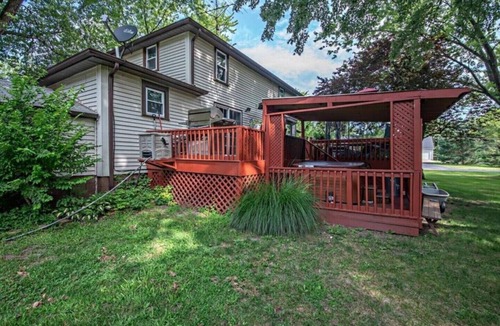 Sawyer House | 4 Bedroom Home Near Warren Dunes State Park