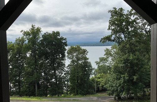 Ten Mile House | 4-bedroom house in charming Ten Mile with AC, WiFi. Relax and unwind
