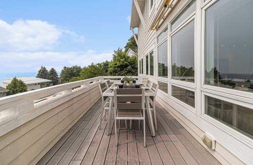 Montague Cottage | 4-bedroom Lake Michigan beach cottage in Montague with WiFi, AC