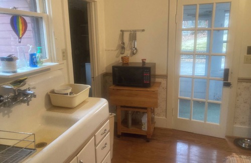 Fremont Cottage | 4-bedroom Lakefront Retro Cottage on Lake George in Fremont, IN