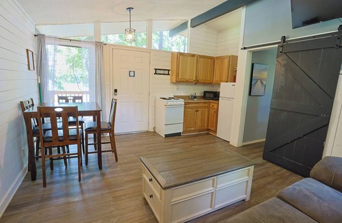 LaGrange Cabin | #4 Cozy 1-bedroom cabin on beautiful West Point Lake in LaGrange, Ga.