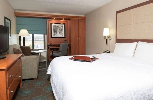 Thurston Hotel | 4 Cozy, Budget-Friendly Rooms w/Complimentary Hot Breakfast & Onsite Parking