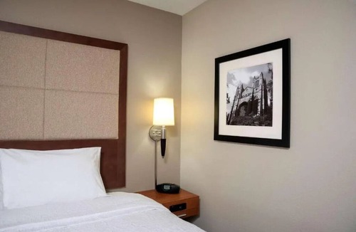 Thurston Hotel | 4 Cozy, Budget-Friendly Rooms w/Complimentary Hot Breakfast & Onsite Parking