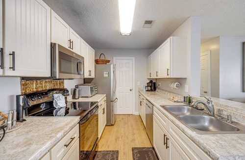 Murrells Inlet Condo | 4 Mi to Brookgreen Gardens: Murrells Inlet Condo