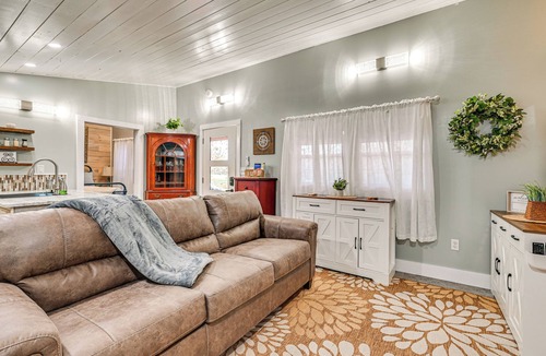 Brownsville Cottage | 4 Mi to Mammoth Cave: Hand-built Cabin on 70 Acres