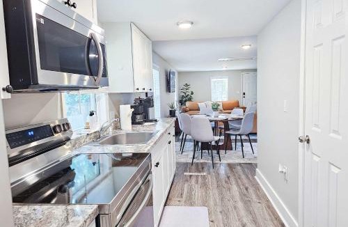 Burlington House | 4 Min to Downtown - 5 Min to Elon -Wi-Fi
