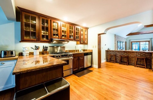 Harbert Cottage | (4 Nt Min!) Harbert Home With Hot Tub & Close To Beach!
