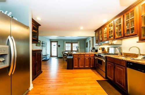 Harbert Cottage | (4 Nt Min!) Harbert Home With Hot Tub & Close To Beach!