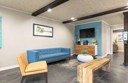 Cumberland Apartment | 400 Winchester 601 l 2 Bed 2 Bath Newly Furnished