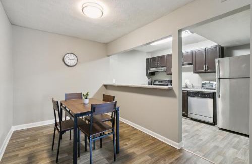 Cumberland Apartment | 400 winchester 605 l 2 Bed 2 Bath Newly Furnished