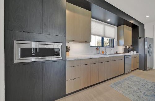 Charlotte House | 406 Katonah Amazing Location Rooftop patio views and a gym