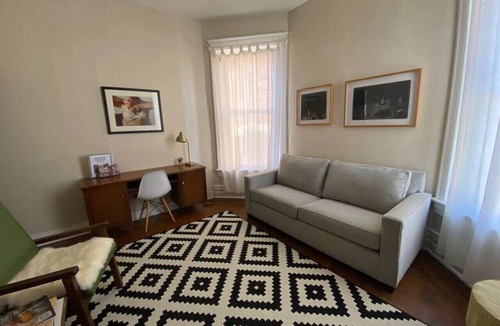 Old Louisville Apartment | 414 # 1 · Stellar Suites | Mid Century Vibes | St.James Ct