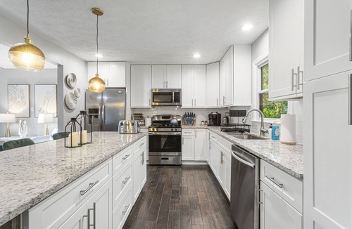 Marietta House | 4bed/3 bath Marietta- Monthly- flexible Stays- Pet Friendly