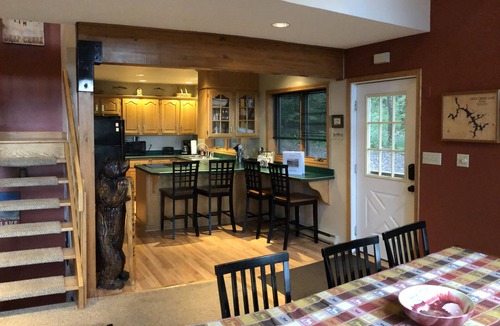 McHenry House | 4BR/4BA~New Hot Tub~Pet Friendly~Minutes to Wisp~Private Bath for Each BR