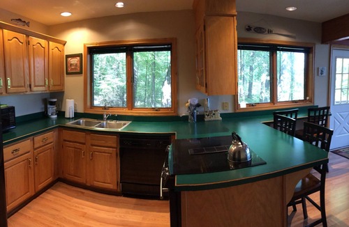 McHenry House | 4BR/4BA~New Hot Tub~Pet Friendly~Minutes to Wisp~Private Bath for Each BR