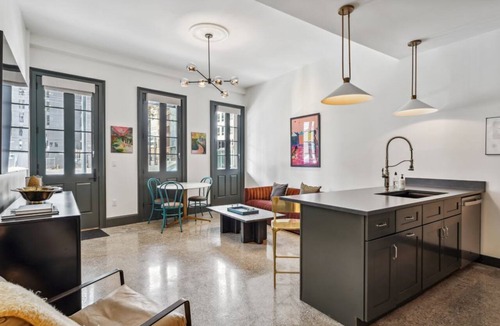 Central Business District Hotel | 4BR + Balcony | The Mary Beth Hotel & Gallery