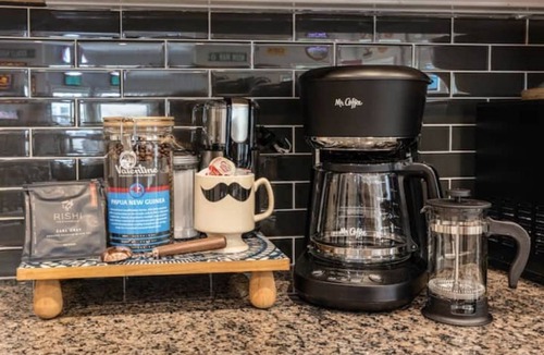 Lower East Side House | 4BR Open Layout + Steps to Brady St + Sleeps 16