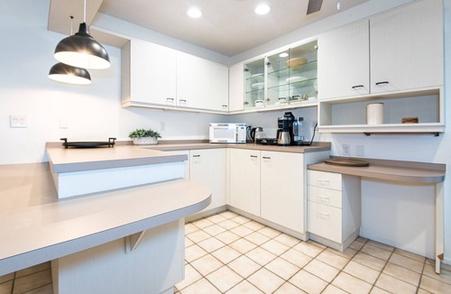 Whitfield House | 4BR Private Pool Home, Screened Lanai, & 3mi to SRQ Airport