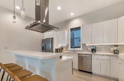 Mid-City House | 4BR Townhouse in Bienville Villas