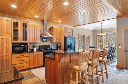 Boyne Falls House | 4th of July Here! Boyne Thunder Here! Six bedrooms, sleeps 17