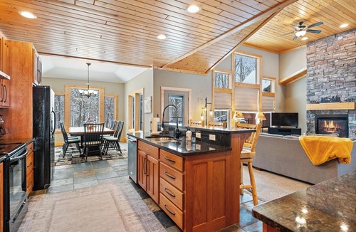 Boyne Falls House | 4th of July Here! Boyne Thunder Here! Six bedrooms, sleeps 17