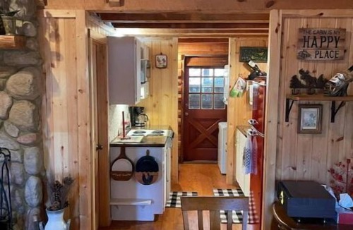 Clayton Cabin | 5 Acre Private Hollow 15 min from Downtown Highlands!