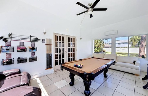 Boynton Beach House | 5-Bed Home with Pool & Mini Golf & Heated Jacuzzi in Boynton Beach
